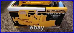 2002 First Gear International Harvester TD-25 Crawler/Ripper ROPS 125
