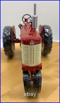 2003 ERTL Pa. Farm Show International Harvester 450 Farmall Tractor 1/16 Scale 2003 ERTL Pa. Farm Show International Harvester 450 Farmall Tractor 1/16 Scale