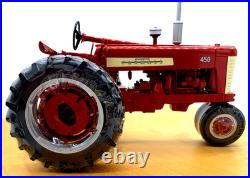 2003 ERTL Pa. Farm Show International Harvester 450 Farmall Tractor 1/16 Scale 2003 ERTL Pa. Farm Show International Harvester 450 Farmall Tractor 1/16 Scale