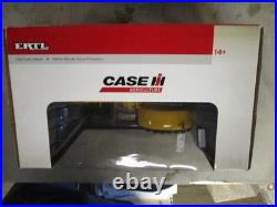 2008 Ertl International Harvester Model 21256 MFWD Toy Tractor 1/16 Scale, NIB