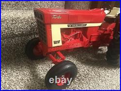 2021 Case International Farmall 1066 1/8 Scale Wide Front Turbo Scale Models NEW