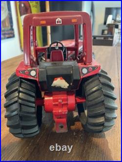 Case International Toy Harvester Red Truck Tractor 6388 1/16 Vintage 1984