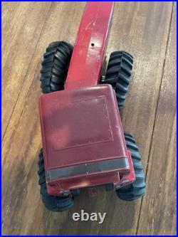 Case International Toy Harvester Red Truck Tractor 6388 1/16 Vintage 1984