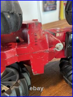 Case International Toy Harvester Red Truck Tractor 6388 1/16 Vintage 1984