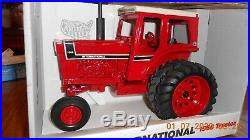 ERTL 1/16 IH International Harvester 1566 tractor With Cab Special Edition NIB