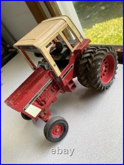 ERTL 1/16 IH International Harvester 1586 tractor with duals, 4 Implements 1980's