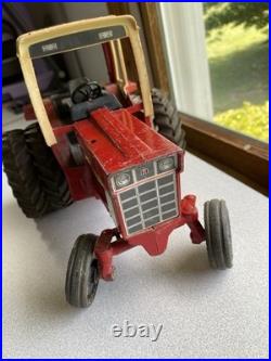 ERTL 1/16 IH International Harvester 1586 tractor with duals, 4 Implements 1980's