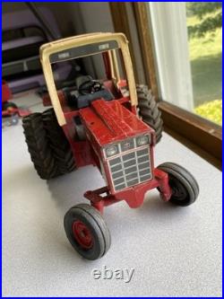 ERTL 1/16 IH International Harvester 1586 tractor with duals, 4 Implements 1980's
