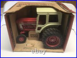 ERTL 1/16 International Harvester Turbo Tractor Cab 1466 Farmall Duals R/W Box