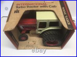 ERTL 1/16 International Harvester Turbo Tractor Cab 1466 Farmall Duals R/W Box