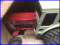ERTL 1/16 International Harvester Turbo Tractor Cab 1466 Farmall Duals R/W Box