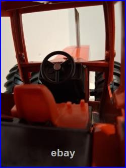 ERTL Custom 1984 International Harvester 7488 2+2 With Duals 1/16 Scale Diecast