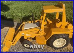 ERTL DIECAST INTERNATIONAL HARVESTER TOY TRACTOR LOADER BACKHOE Pay Truck Vtg