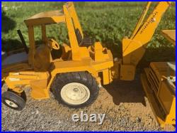 ERTL DIECAST INTERNATIONAL HARVESTER TOY TRACTOR LOADER BACKHOE Pay Truck Vtg