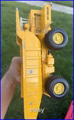 ERTL DIECAST INTERNATIONAL HARVESTER TOY TRACTOR LOADER BACKHOE Pay Truck Vtg