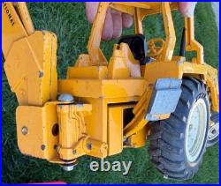 ERTL DIECAST INTERNATIONAL HARVESTER TOY TRACTOR LOADER BACKHOE Pay Truck Vtg