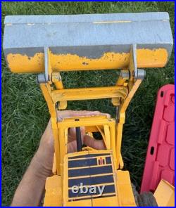 ERTL DIECAST INTERNATIONAL HARVESTER TOY TRACTOR LOADER BACKHOE Pay Truck Vtg