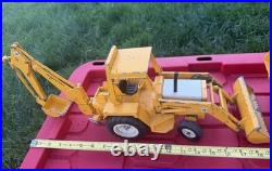 ERTL DIECAST INTERNATIONAL HARVESTER TOY TRACTOR LOADER BACKHOE Pay Truck Vtg