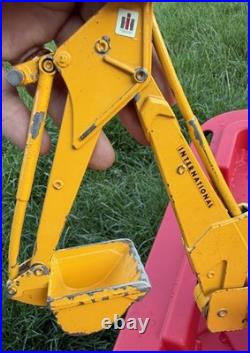 ERTL DIECAST INTERNATIONAL HARVESTER TOY TRACTOR LOADER BACKHOE Pay Truck Vtg