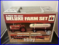 ERTL IH FARMALL 4-Piece Deluxe Farm Set 1/16 Stock # 5044