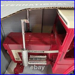 ERTL IH International Harvester 1568 V8 Tractor 1/16 Scale Diecast NIB #4602