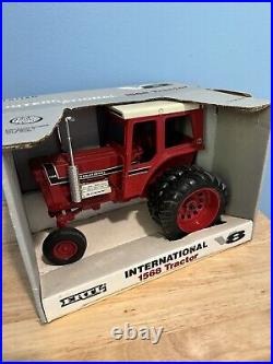 ERTL IH International Harvester 1568 V8 Tractor with Duals, 1/16 Scale Diecast NIB ERTL IH International Harvester 1568 V8 Tractor with Duals, 1/16 Scale Diecast NIB