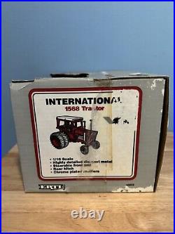 ERTL IH International Harvester 1568 V8 Tractor with Duals, 1/16 Scale Diecast NIB ERTL IH International Harvester 1568 V8 Tractor with Duals, 1/16 Scale Diecast NIB