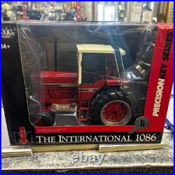 ERTL International Harvester 1086 Precision Key Series. Tri Stripe CHASE 1/16