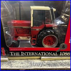 ERTL International Harvester 1086 Precision Key Series. Tri Stripe CHASE 1/16