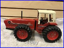 ERTL International Harvester 3588 Farm Toy Tractor large