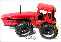 ERTL International Harvester 6388 2+2, 1/16 Scale Tractor Very Good Condition