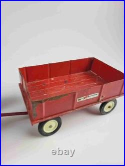 ERTL International Harvester Farmall 1026 Hydro Tractor + Wagon Rake Tiller