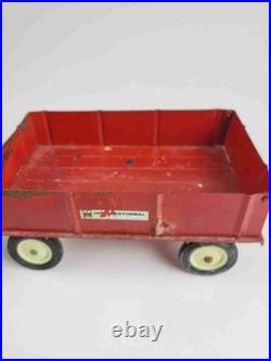 ERTL International Harvester Farmall 1026 Hydro Tractor + Wagon Rake Tiller