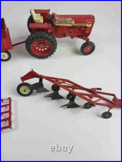 ERTL International Harvester Farmall 1026 Hydro Tractor + Wagon Rake Tiller