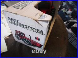 ERTL International Harvester IH 7488 2+2 Anteater 1/16 Scale USA Vintage Tractor