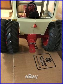 ERTL International Tractor 1466 Farmall Turbo 1/16