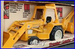 ERTL No 472 IH International Tractor/Loader/Backhoe boxed 2nd