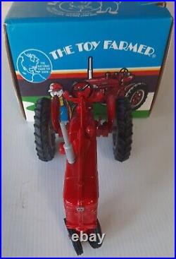 ERTL The Toy Farmer International Harvester Farmall Super M-TA Die Cast Tractor