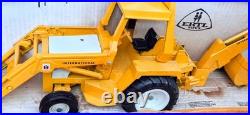 Ertl 1/16 Diecast International Harvester Toy Tractor Loader Backhoe 472 Nib