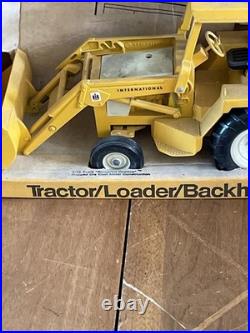 Ertl 1/16 Diecast International Harvester Toy Tractor Loader Backhoe 472 Read