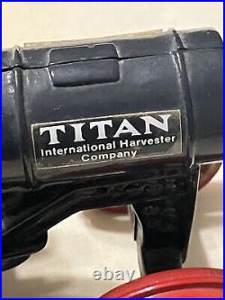 Ertl 1/16 IHC Titan 10-20