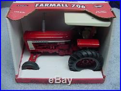 Ertl 1/16 Ih International Harvester Farmall 706 Ttt Tractor Se
