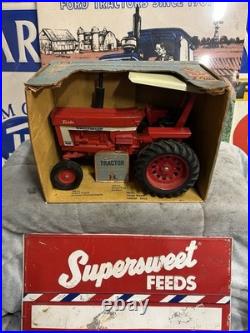 Ertl 1/16 International Harvester 1066 WithCanopy, Vintage Blue Box