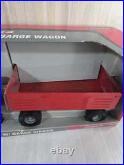 Ertl 1/16 International Harvester Farmall 350 Tractor With Barge Wagon