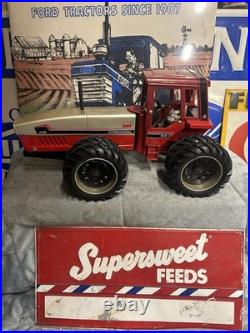 Ertl 1/16 International Harvester/IH 6388 Golden Demonstrator Custom