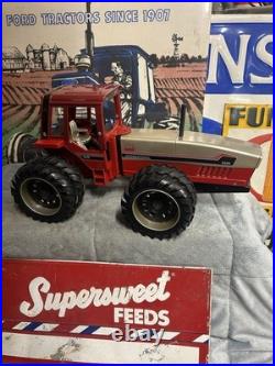 Ertl 1/16 International Harvester/IH 6388 Golden Demonstrator Custom Ertl 1/16 International Harvester/IH 6388 Golden Demonstrator Custom