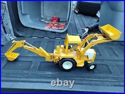 Ertl 1/16 International Harvester Tractor Loader Backhoe Great Condition