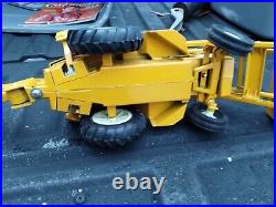 Ertl 1/16 International Harvester Tractor Loader Backhoe Great Condition