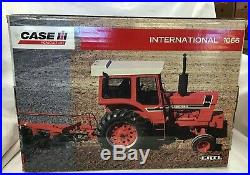 Ertl Case IH International 1066 Toy Tractor Times NIB Scale 1/16