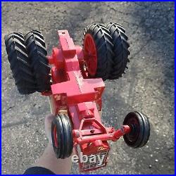 Ertl Die Cast 1/16 International Harvester 1586 Farm Tractor Toy Red